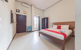 RedDoorz near GOR Sempaja Samarinda